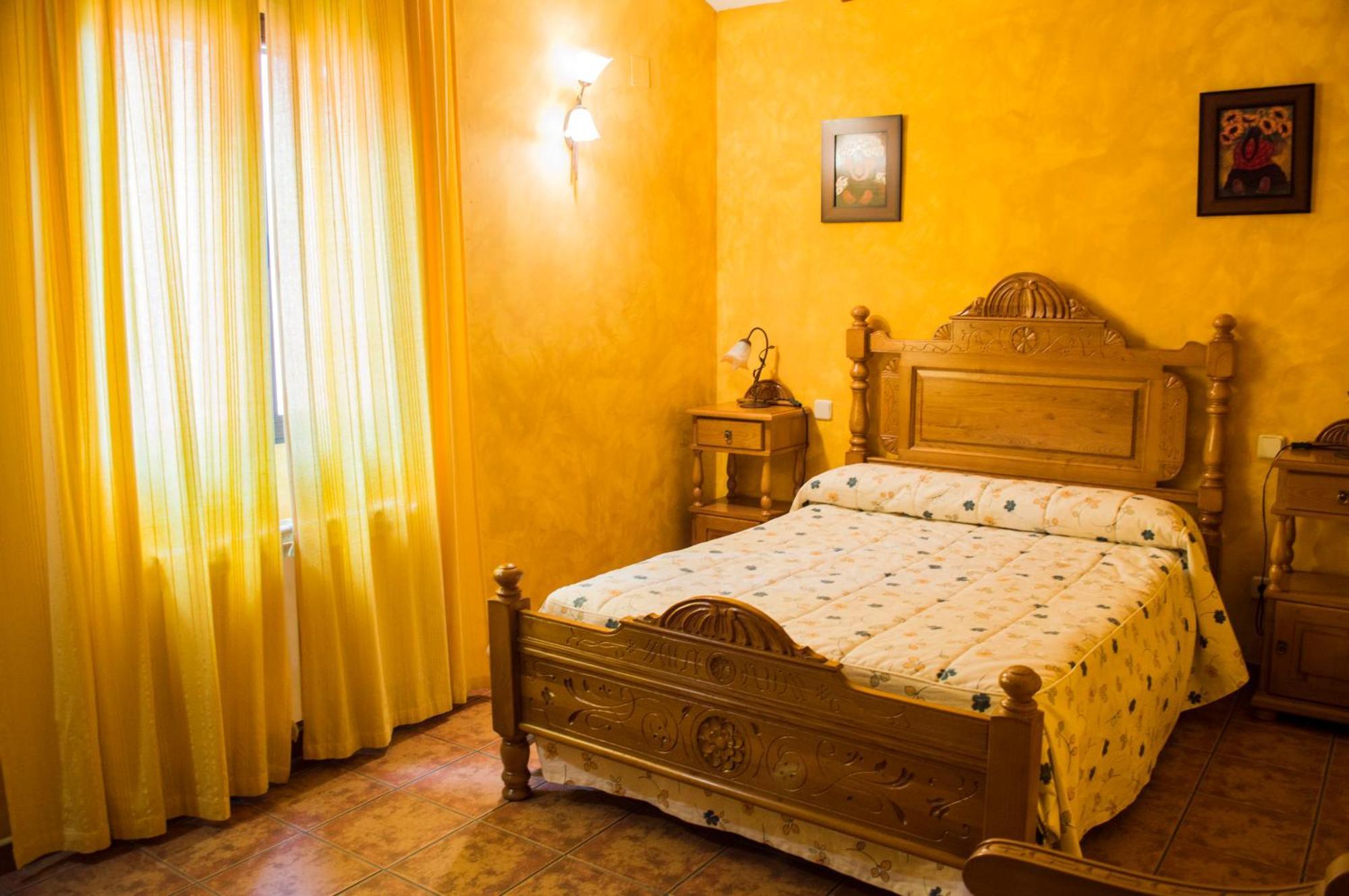 Apartamentos Rurales Alvado Tamajon Exterior foto