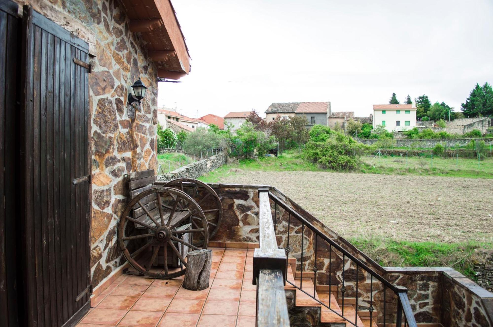 Apartamentos Rurales Alvado Tamajon Exterior foto