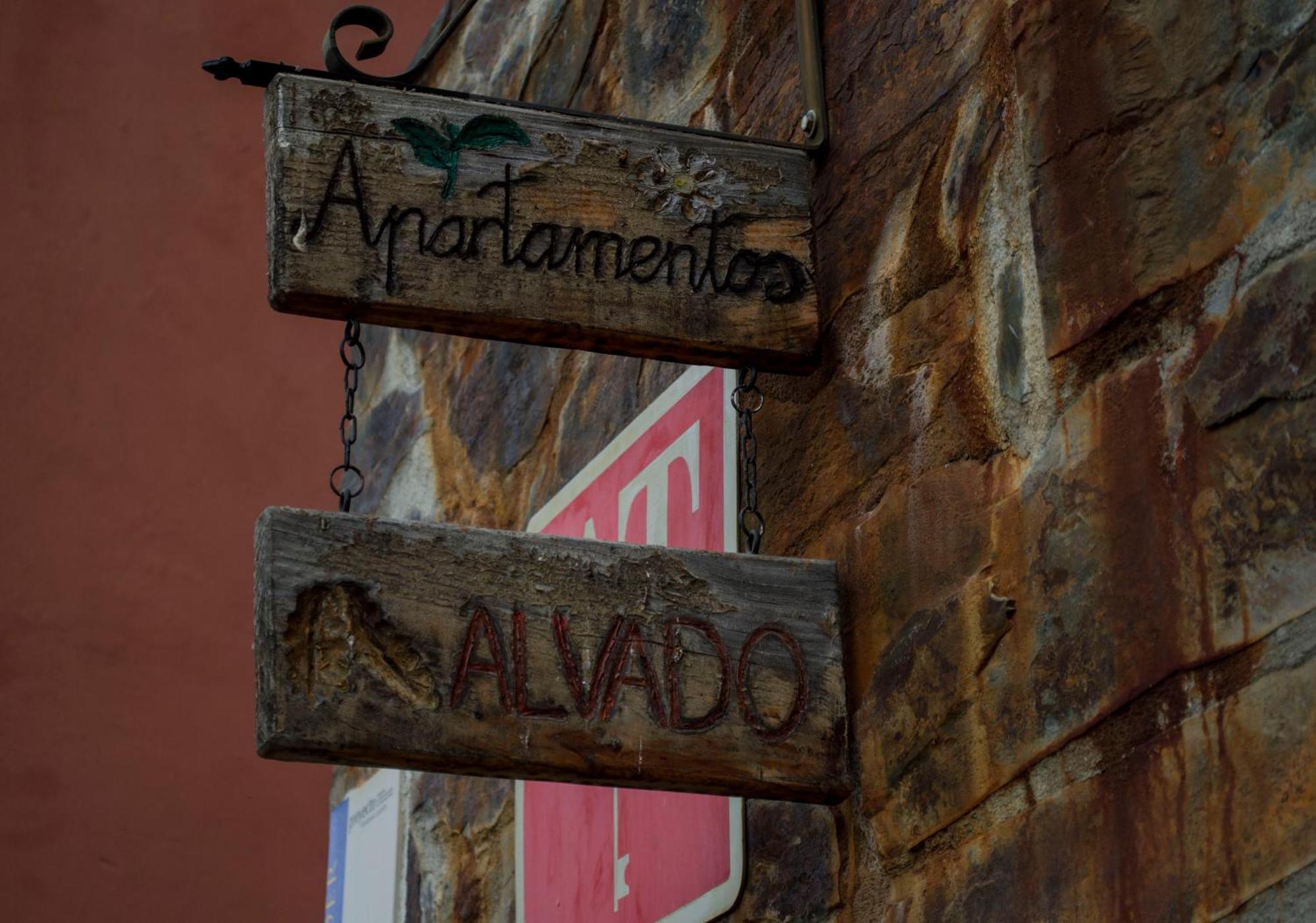 Apartamentos Rurales Alvado Tamajon Exterior foto